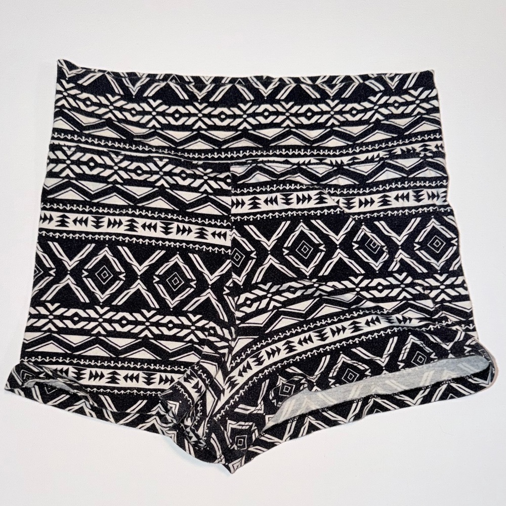 Black & White Patterned High-Waist Women’s Shorts